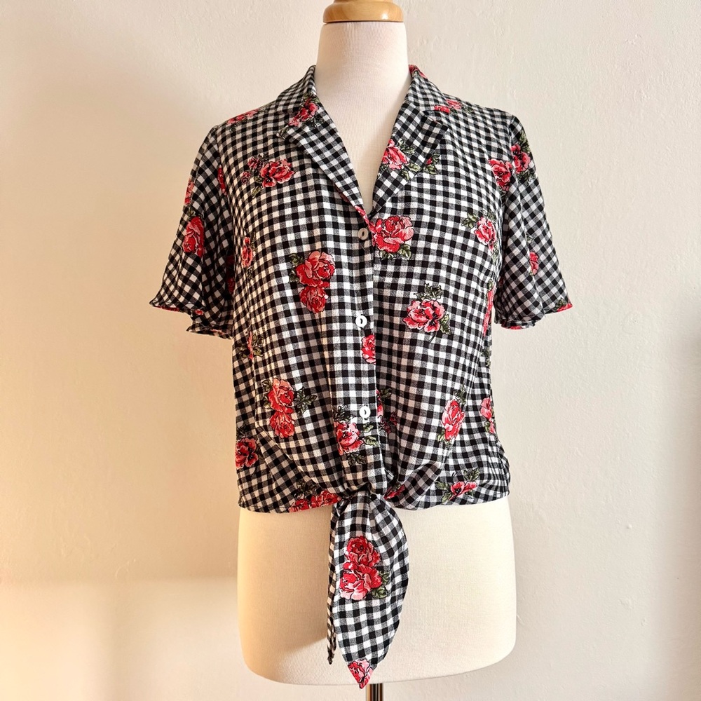 Monteau Black and White Gingham Shirt with Red Floral Design